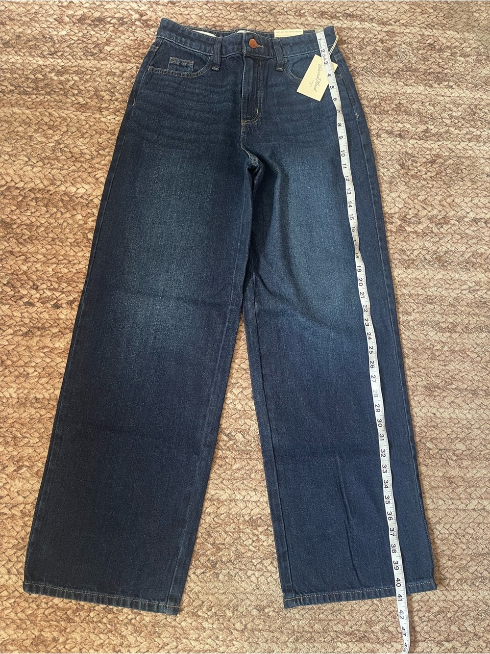 Universal thread High-Rise Wide-Leg Women’s Jeans - Dark Blue size 2Reg